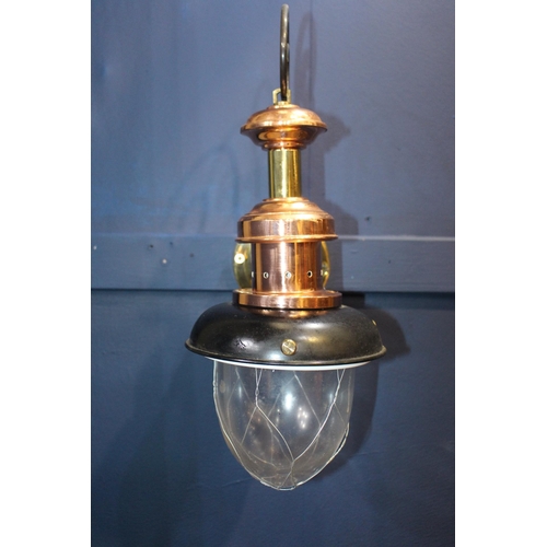 110 - Brass and copper wall light with bracket  {H 37cm x W 14cm x D 18cm}.