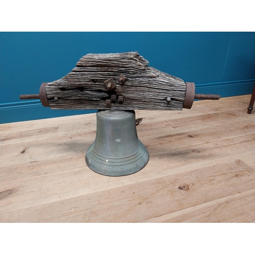 168 - Good quality 19th C. bronze bell on original oak and metal bracket {50 cm H x 92 cm W x 50 cm D incl... 