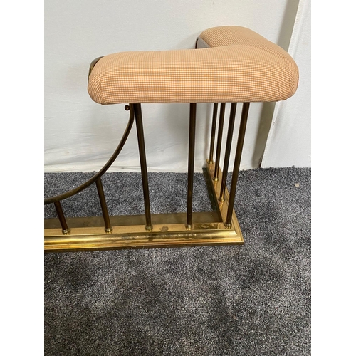 76 - Brass club fender with upholstered seat. {56 cm H x 134 cm W x 44 cm D}.