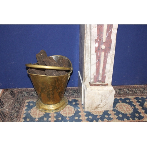 263 - Brass helmet coal bucket  {H 30cm x W 37cm x D 30cm}.