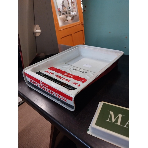 81 - 1960's Winfield paints tin plate roller tray. {32 cm H x 25 cm W x 5 cm D}.