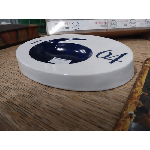 93 - Kroneberg 1664 advertising ashtray by Wade. {15 cm H x 25 cm W}