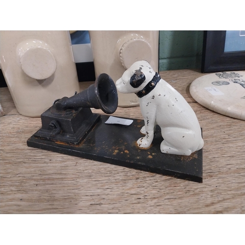 97 - Cast iron model of His Master's Voice dog and gramophone. {11 cm H x 22 cm W x 9 cm D}.