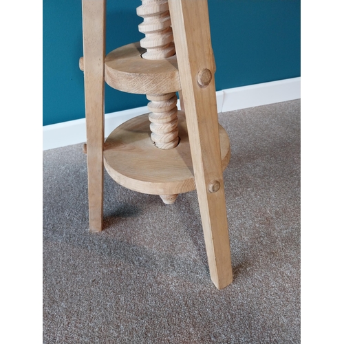50 - Good quality pine revolving Artist stool {76 cm H x 41 cm Dia.}.