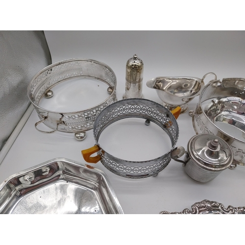 834 - Collection of silverplate & EPNS dishes, trays jug, sugar shaker etc.