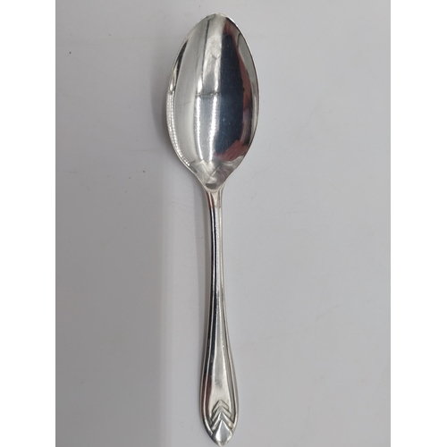 837 - Set of six English silver tea spoons. Hallmarked in Sheffield1938.  Maker Viner's Ltd (Emile Viner).... 