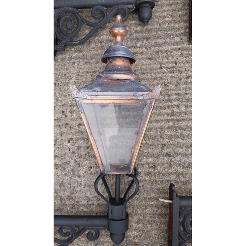 52 - Pair of good quality copper wall lanterns with original cast iron brackets {100 cm H x 90 cm W x 30 ... 