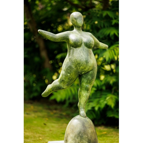 1 - Exceptional quality contemporary bronze sculpture of a Curvy Lady {115 cm H x 72 cm W x 53 cm D}. (S... 