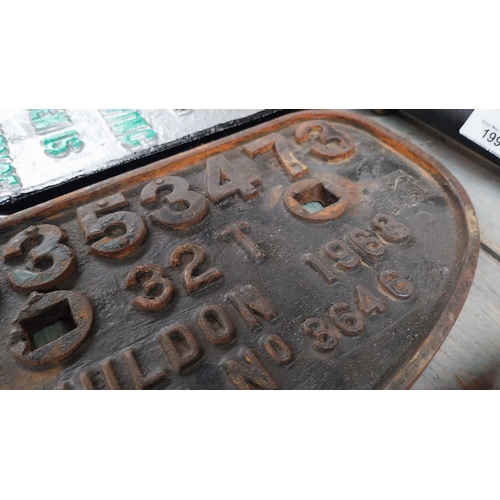 200a - 32 T cast iron railway sign B353473 Shildon 1968 Lot No 3646. {17 cm H x 28 cm W}.