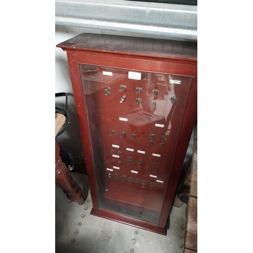 1259 - Early 20th C. mahogany wall display cabinet with single glazed door {96 cm H x 46 cm W x 17 cm D}.