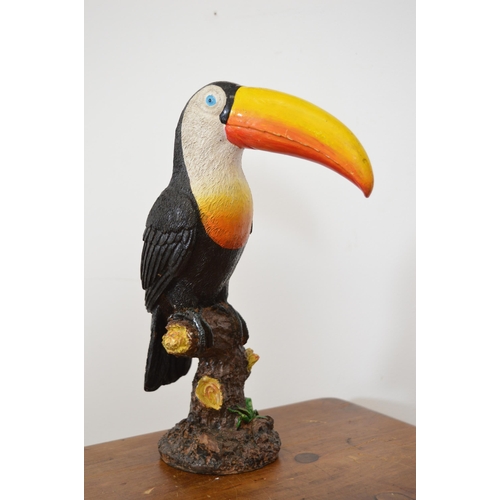 1040A - Guinness Toucan advertising figure {31 cm H x 15 cm W}.