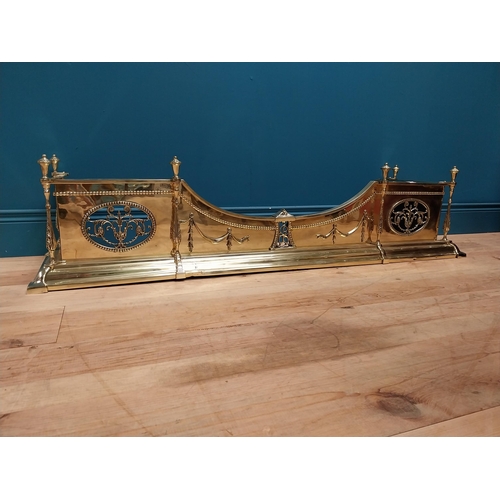 144 - Victorian brass fender {32 cm H x 130 cm W x 38 cm D}.