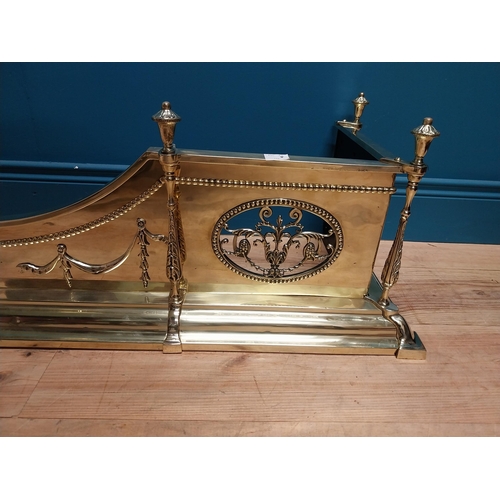 144 - Victorian brass fender {32 cm H x 130 cm W x 38 cm D}.