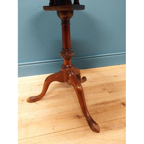 210 - Irish Georgian mahogany pie crust centre table raised on turn column and three outswept feet {72 cm ... 