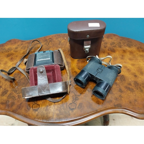 255 - Early 20th C. Zeiss camera in original leather case and pair of vintage binoculars in original leath... 