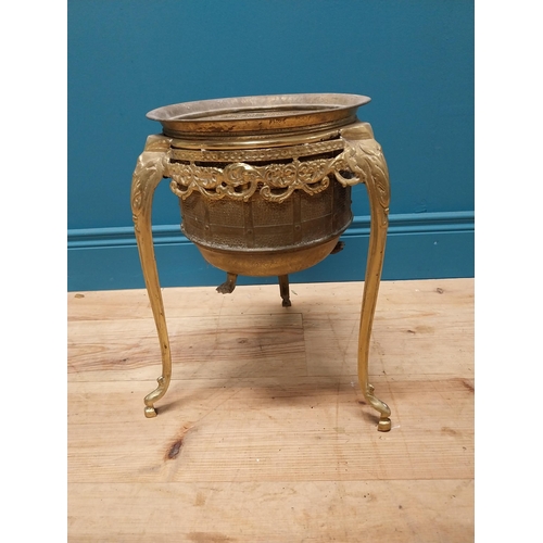 316 - Early 20th C. brass jardini�re and stand in the Victorian style {40 cm H x 30 cm Dia.}.