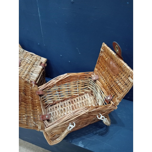 363 - Pair of wicker swing handle picnic baskets {H 30cm x W 30cm x D 20cm}.