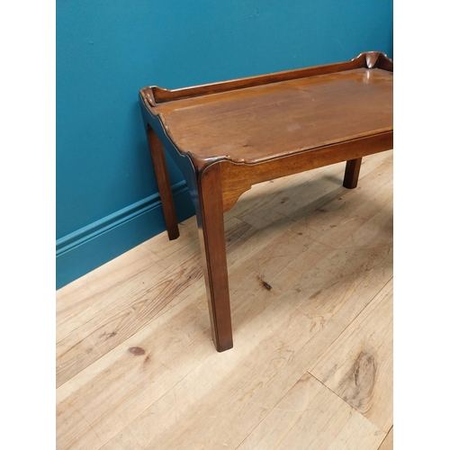 367 - Good quality mahogany coffee table in the Irish Georgian style {49 cm H x 76 cm W x 51 cm D}.