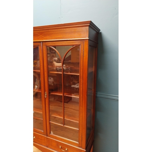 71 - Good quality Edwardian mahogany and satinwood inlaid display cabinet with two glazed doors above two... 