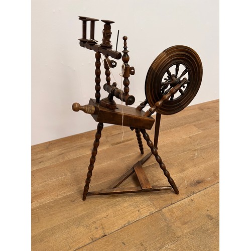 33 - 19th C. oak spinning wheel  {H 115cm x W 58cm  x  L 68cm}.