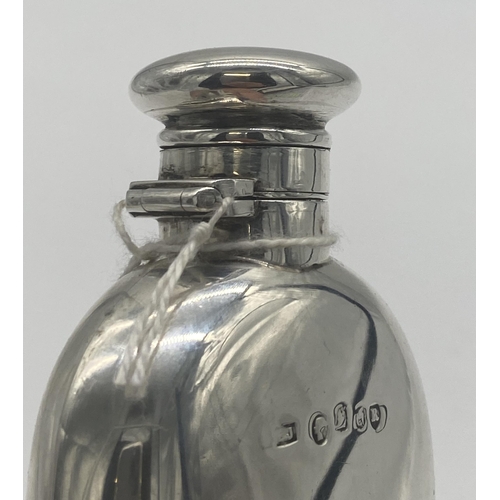 1355 - Irish silver hip flask, with removable spirit cup, the interior with original gilding, the exterior ... 