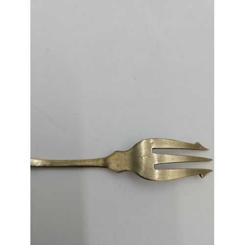 1378 - Neat English silver handled fish fork. Hallmarked in Birmingham 1916. Maker possibly Francis Clark. ... 