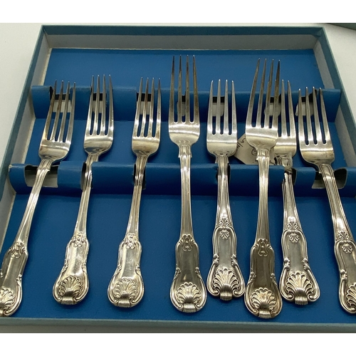 1383 - Five Irish silver Kings Pattern tea forks. Hallmarked in Dublin 1819 Maker James Scott   Wt: 255grs.... 