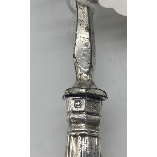 1396 - Kings Pattern fish knife and fork serving set with English silver handles. Hallmarked in Sheffield M... 