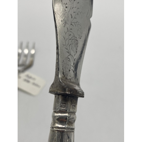 1396 - Kings Pattern fish knife and fork serving set with English silver handles. Hallmarked in Sheffield M... 