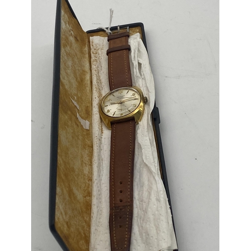 1457 - Oriosa Gent's wrist watch with leather strap, in original presentation case .