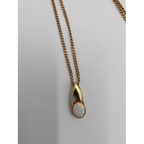 1487 - Gold chain and pendant, the pedant inset with an opal.