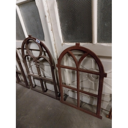 523 - Two good quality cast iron window frames {74, 68 cm H x 50, 45 cm W x 5, 3 cm D}.