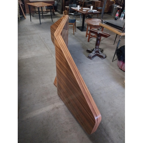 1014 - Good quality rosewood veneered divider originally from the Dublin Aer Lingus Premier Lounge {113 cm ... 