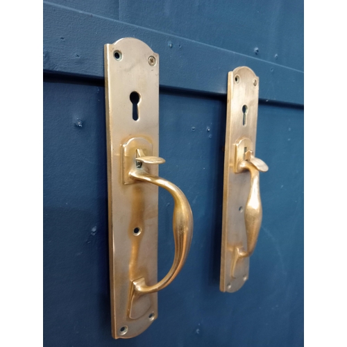 115 - Brass door latch handles {H 30cm x H 5cm x D 6cm }.