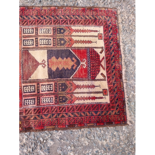 220A - Good quality decorative Persian rug {130cm W x 80cm L}