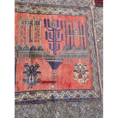 280A - Good quality decorative Persian rug {130cm W x 80cm L}