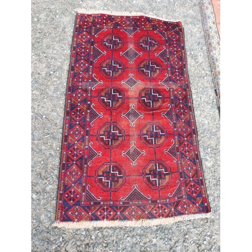 340A - Good quality decorative Persian rug {130cm W x 80cm L}