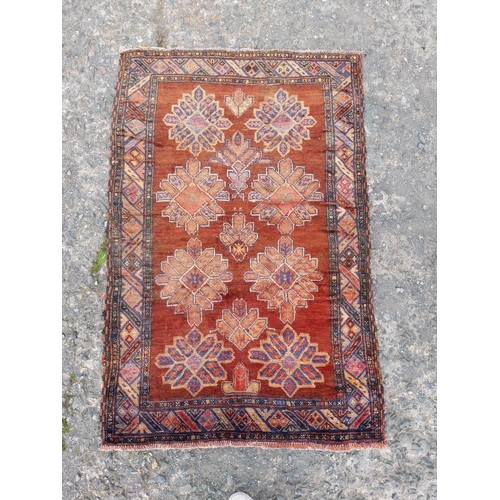 440A - Good quality decorative Persian rug {130cm W x 80cm L}