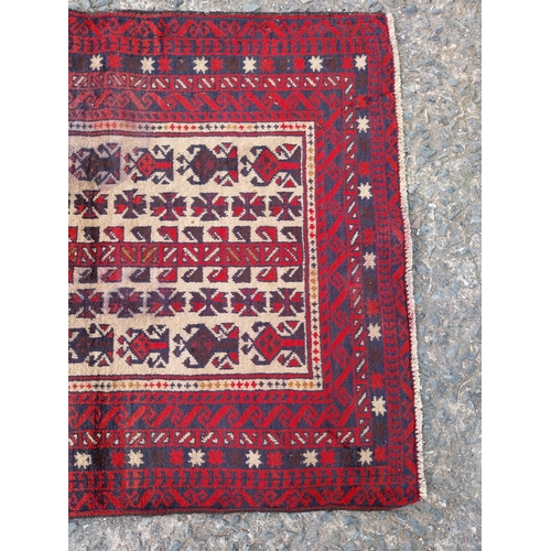 480A - Good quality decorative Persian rug {130cm W x 80cm L}