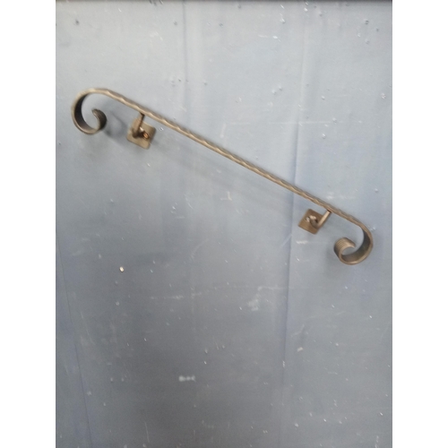 644 - Wrought iron handrail {H 10cm x W 69cm x D 8cm }.