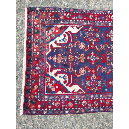 80A - Good quality decorative carpet runner {290cm L x 110cm W}