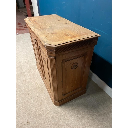 592 - Edwardian pine shop counter {93cm H x 105cm W x 54cm D}