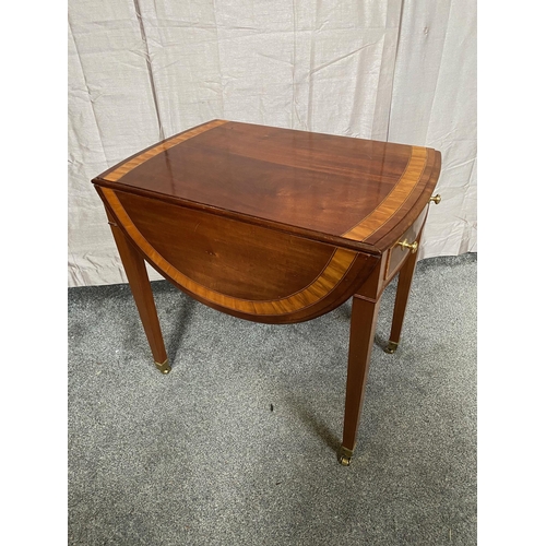 328A - Inlaid mahogany satinwood crossbanded drop leaf table with one drawer in frieze on square tapered le... 