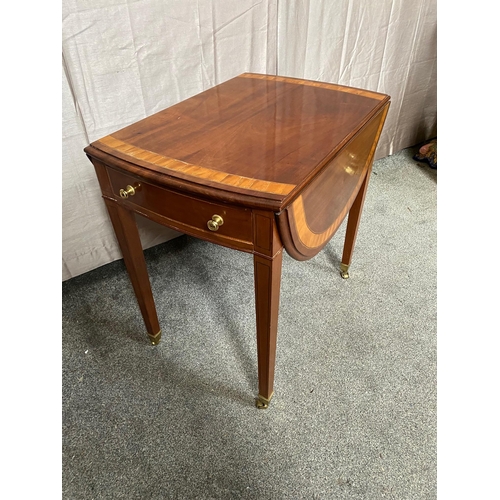 328A - Inlaid mahogany satinwood crossbanded drop leaf table with one drawer in frieze on square tapered le... 