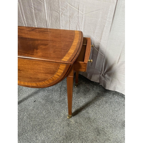 328A - Inlaid mahogany satinwood crossbanded drop leaf table with one drawer in frieze on square tapered le... 