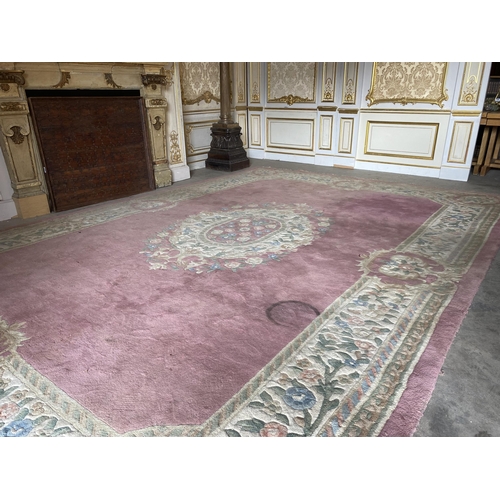 401 - Decorative carpet square {314 cm W x 460 cm L}.