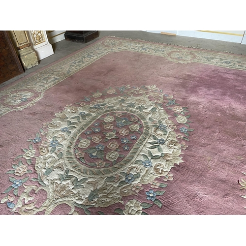 401 - Decorative carpet square {314 cm W x 460 cm L}.