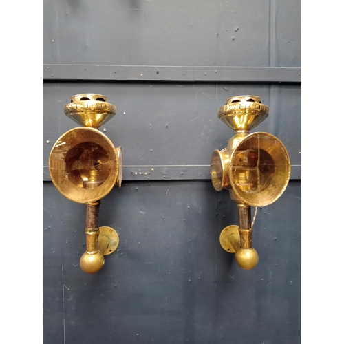 418 - Pair of brass carriage lamps. {H 52cm x W 17cm x D 28cm }.