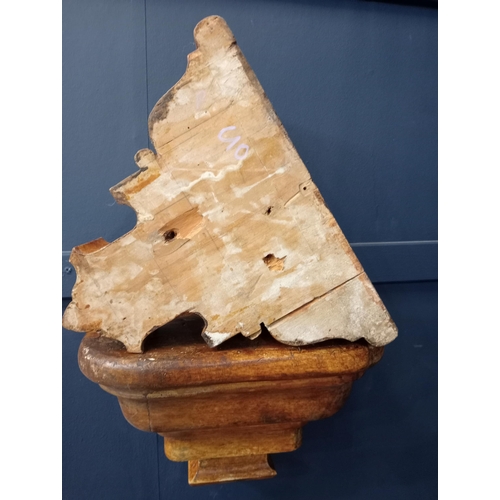 494 - Pair of wooden wall sconces decorated with corbels {H 23cm x W 28cm x D 17cm }.