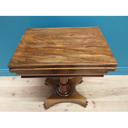 507 - Good quality William IV flamed mahogany and satinwood inlaid games table raised on turned columns an... 